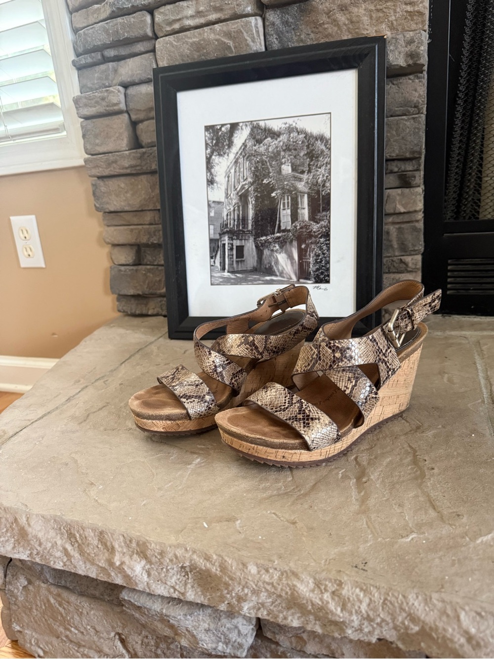 Söfft Haddison snakeskin wedge sandal